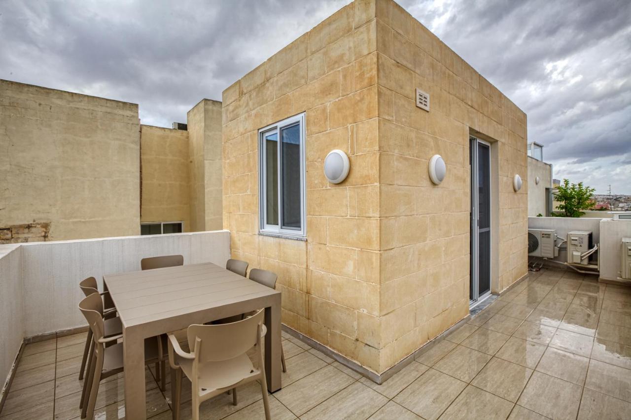 Fl56 - New 3Storey House - Private Entrance & Roof Il Furjana Bagian luar foto