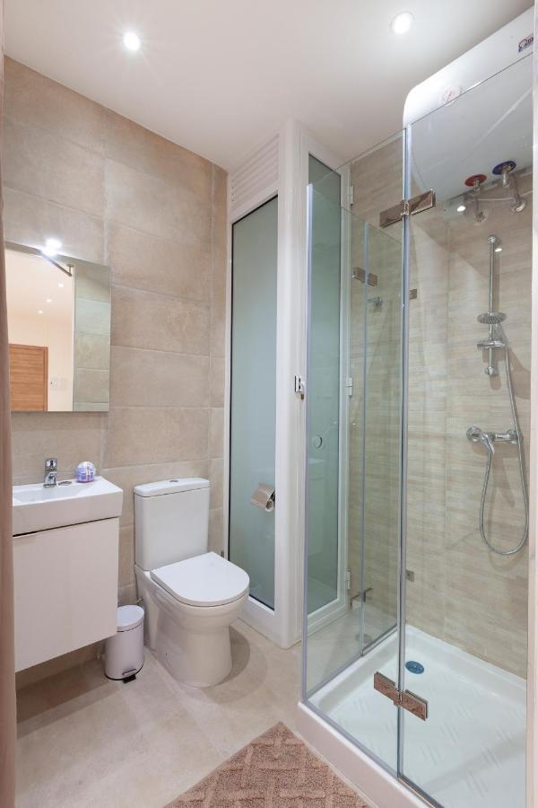 Fl56 - New 3Storey House - Private Entrance & Roof Il Furjana Bagian luar foto